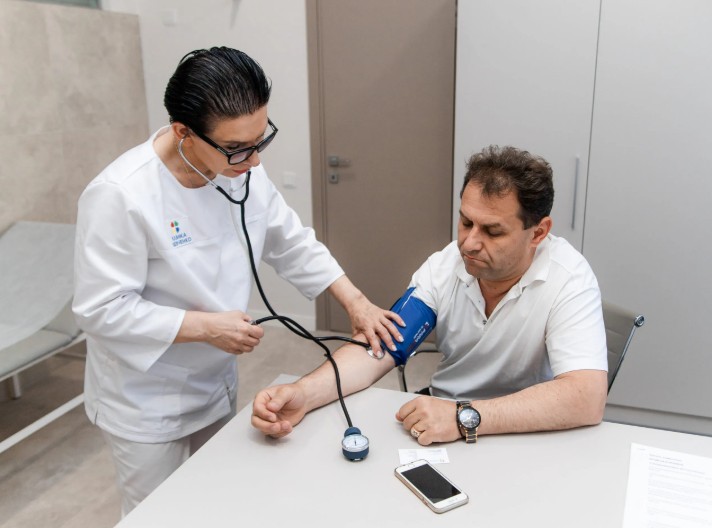 Alvás hatása a vérnyomásra